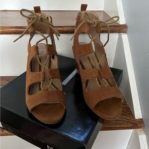 **3 FOR $21** 🛍️ EUC LADIES BLOCK HEELED SANDALS